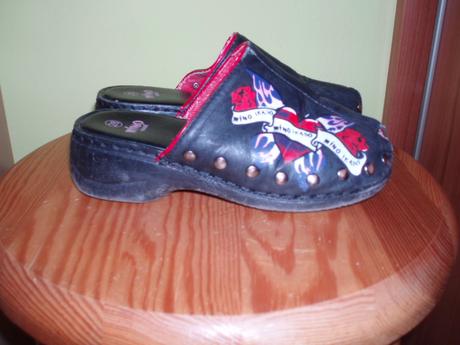 Dievčenské šlapky vyzerajú ako dreváčiky, 28