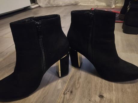 Semišové kotníkové čižmičky, 38