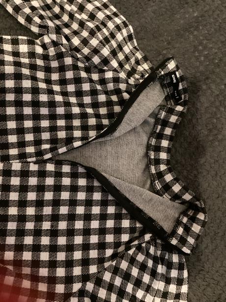 Milé kockované šaty s nazberkanými rukávmi, sinsay,s