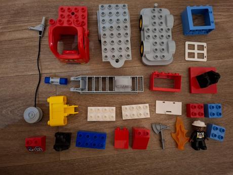 Duplo 10592 - hasicske auto, 