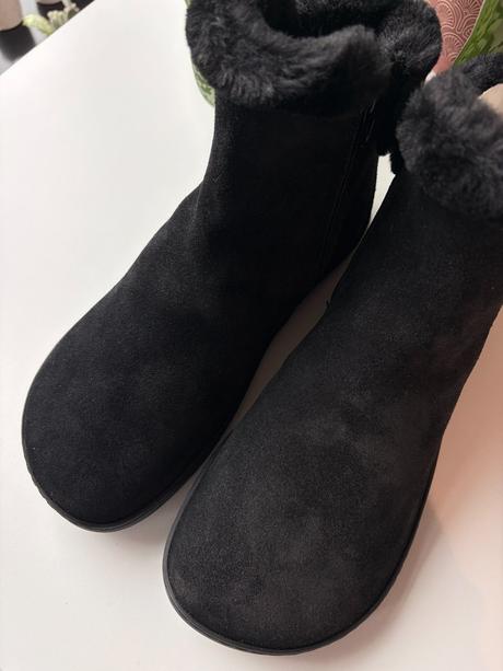 Shapen barefoot členkové čižmy fluffy black, 38