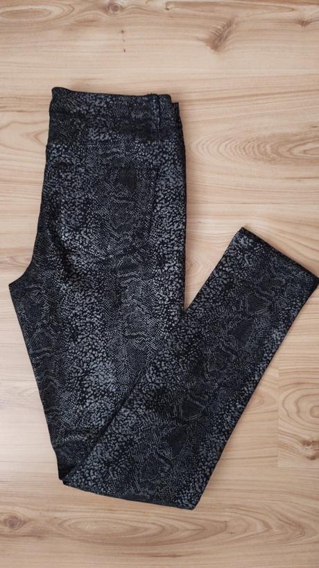 Nohavice s hadim vzorom zn. pieces, 36