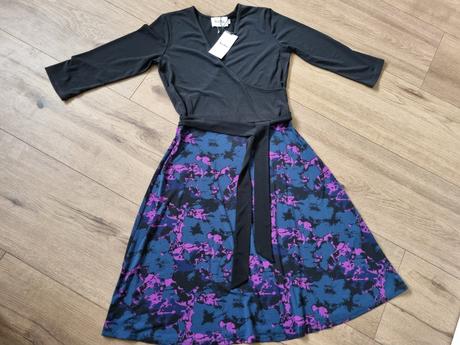 Elastické šaty s, s