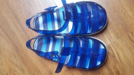 Sandalky do vody, 26