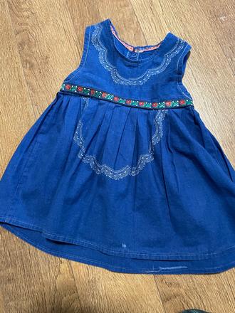 Šaty s ľudovým motívom, 98