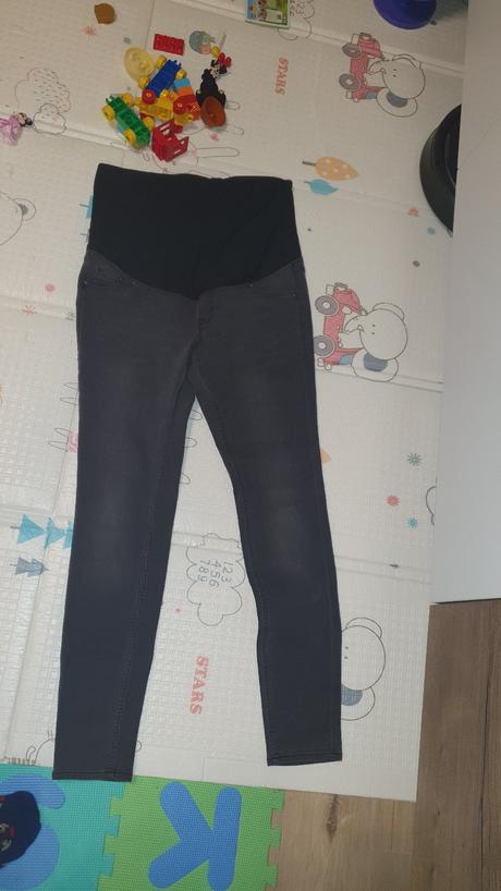 Nove tehotenske rifle 42, neoblecene, h&m,42