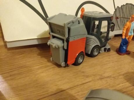 Smetiarske auto a smetné koše pre malých smetiarov, 