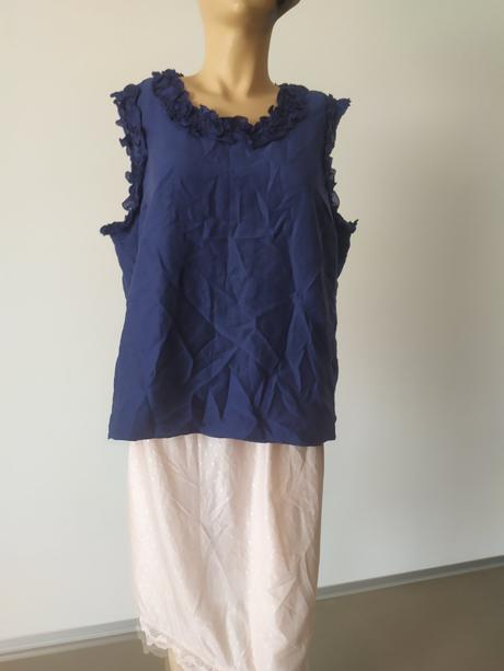 C 50  bluzka pre moletky nenosena, <50