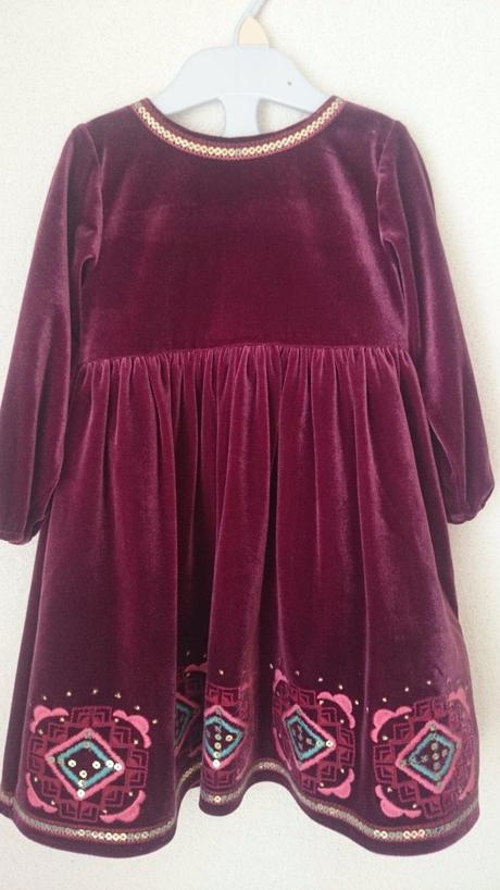 Šaty zamatové, marks & spencer,86