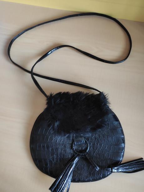 Kabelka s kožušinkou, 