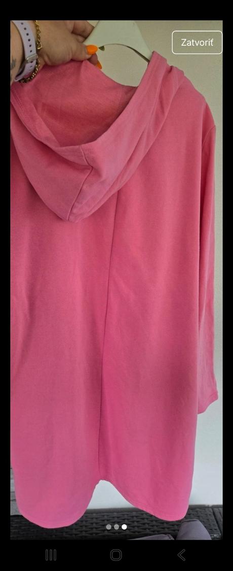 Ružový kardigan, 44