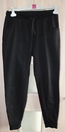 Čierne tepláky č. m, m