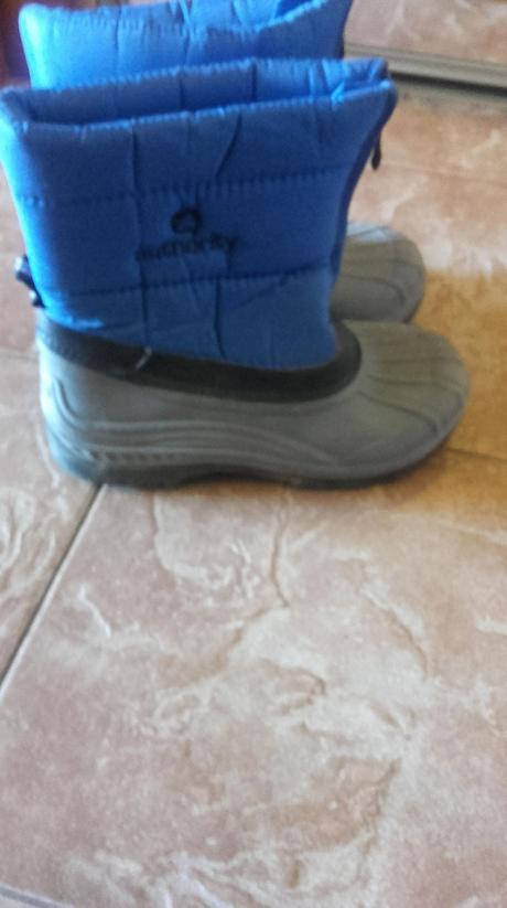 Cizmicky na zimu, authority,36