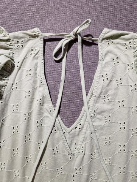 Letné šaty s madeirovou výšivkou, s