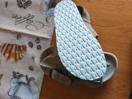 Zdravotné sandále, 27