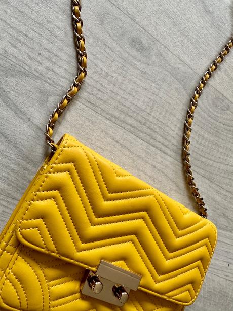 Kabelka, stradivarius