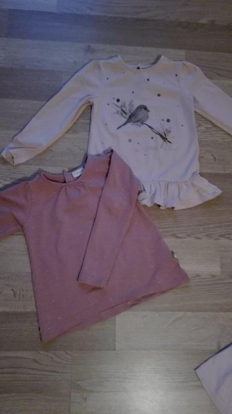 Tričko so zlatymi aplikáciami, 104