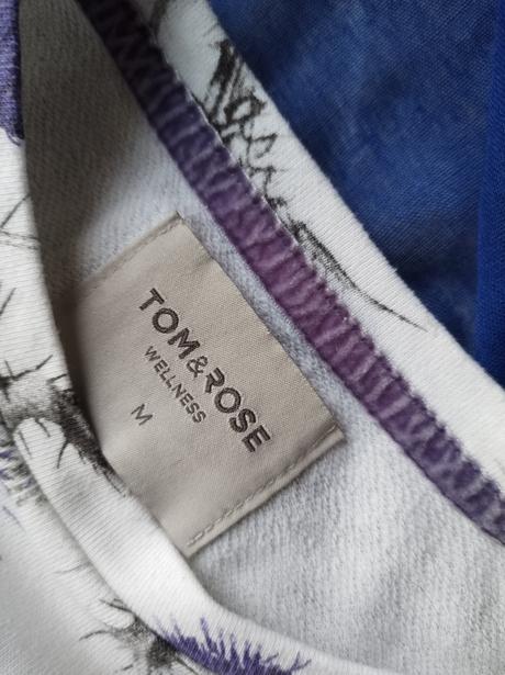 Biely top s originálnym vzorom, m