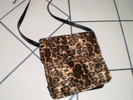 Kabelka so zvieracim vzorom, 