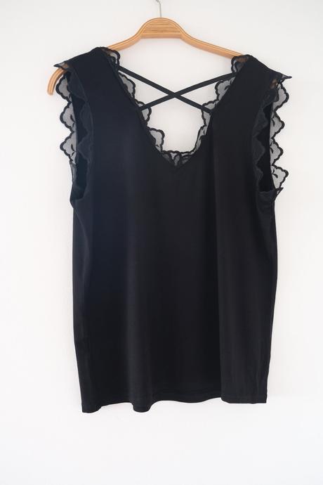 Čierny top, 40