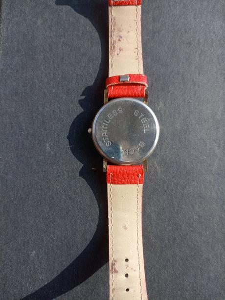 Náramkové hodinky lebka, 