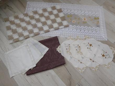 Obrusy krémovo hnedasté, 