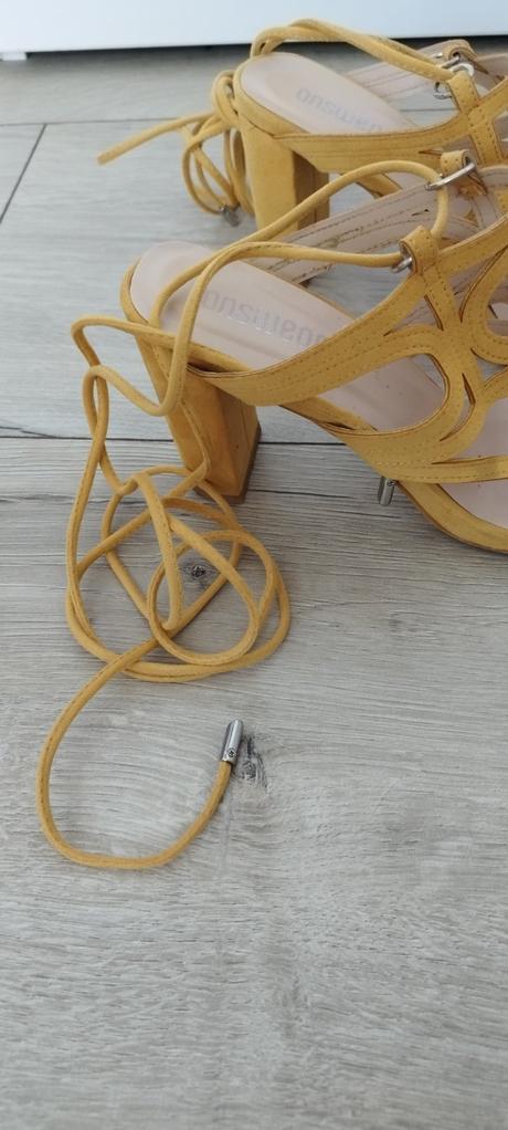 Žlté sandále so zaväzovaním, 39