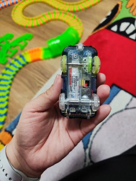 Autodráha svietiaca,