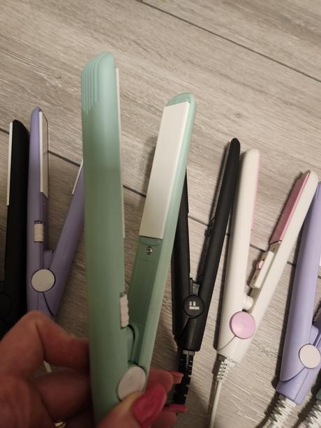 Mini žehličky na vlasy..., 