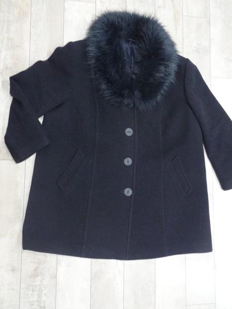 Kabát s kožušinou, 50