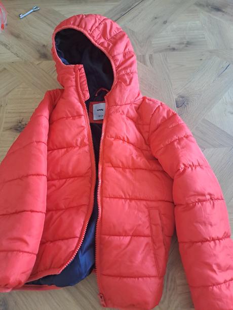 Červená vetrovka, sinsay,128