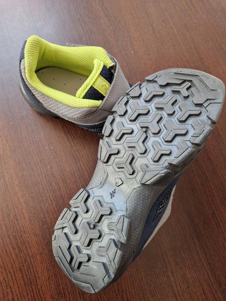 Tenisky quechua, quechua,33