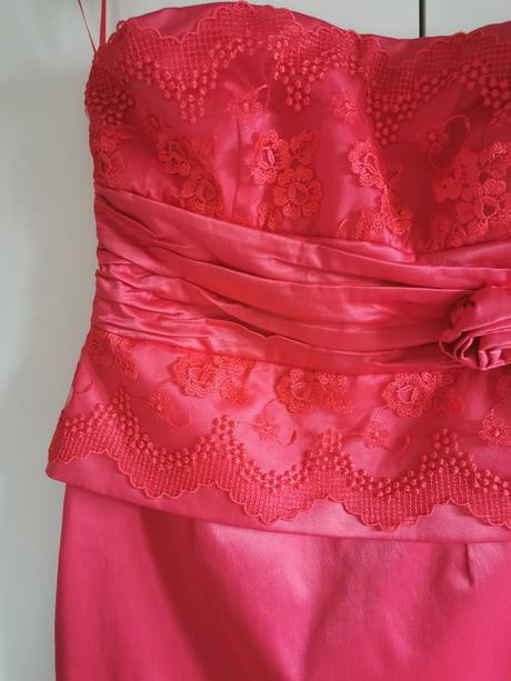 Lososove šaty s čipkou, m