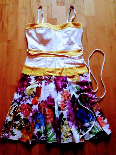 Nadherne letne satky rinascimento,ako nove, s