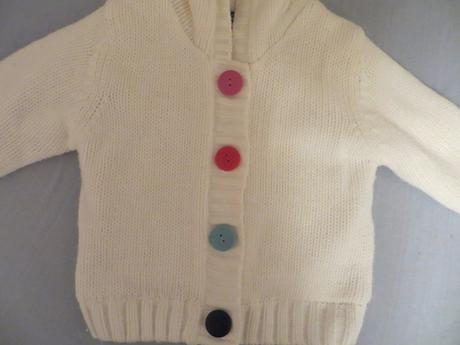 Teplý biely sveter s kapucňou, 80