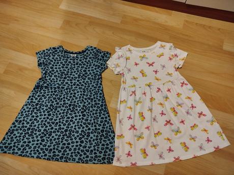 Predám 2ks triciek, sinsay,122 / 128