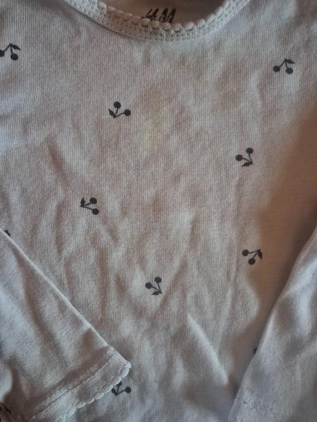 Biele bodu s čerešňami, h&m,74