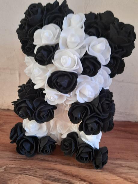 Panda z penovych ruziciek, 