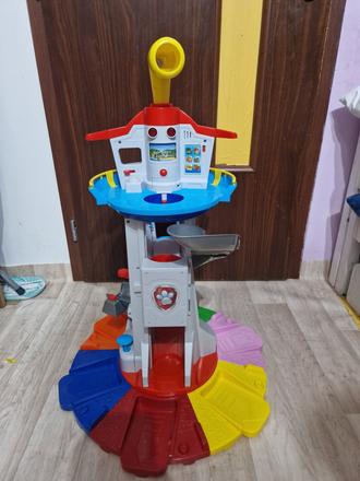 Paw patrol centrála + 11 autíčok,