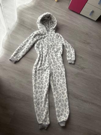 Velurove pyžamo perfektný stav, f&f,134