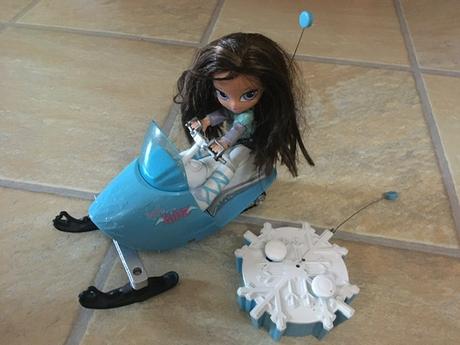 Bratz kidz snežný skúter s diaľkovým ovládaním, 