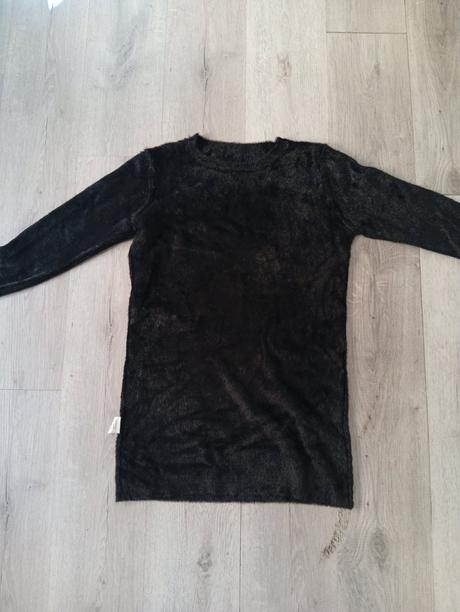 Chlpaté čierne saty m/l, m