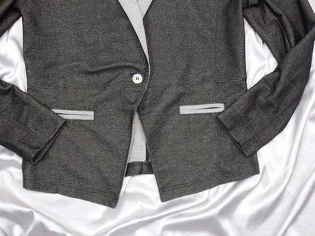 Kvalitný tmavosivý blejzer, 38