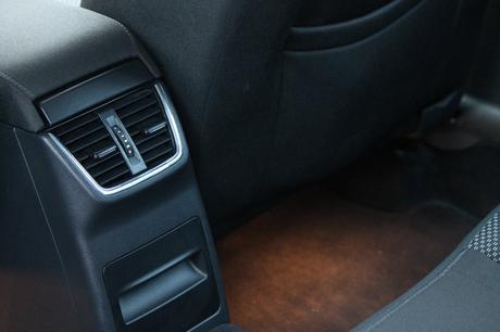 Škoda octavia combi 2.0 tdi style - bratislava, škoda