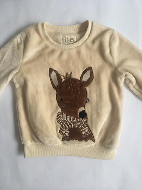 Teplý, jemný pulovrik so srnkou v. 110, c&a,110