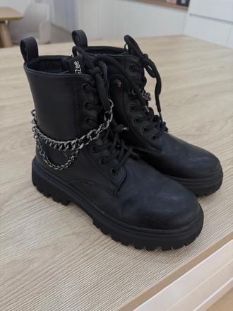 Cizmicky, deichmann,33