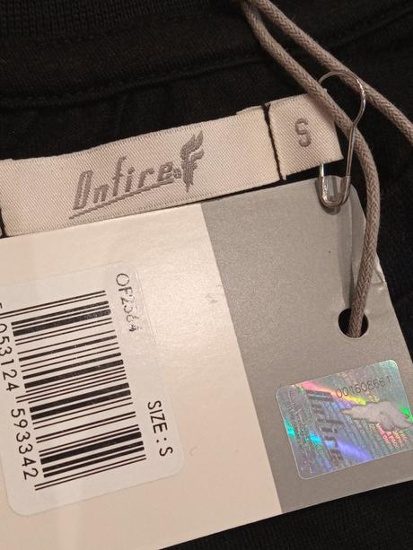 Čierne tričko krátky rukáv s nápisom onfire (s), s