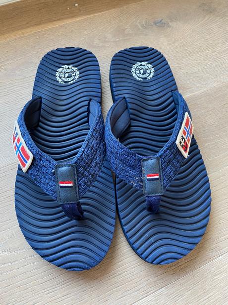 Šľapky kupované v chorvátsku, 39