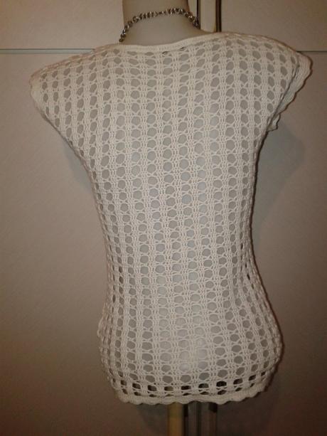Biely háčkovaný top veľ. s, george,s