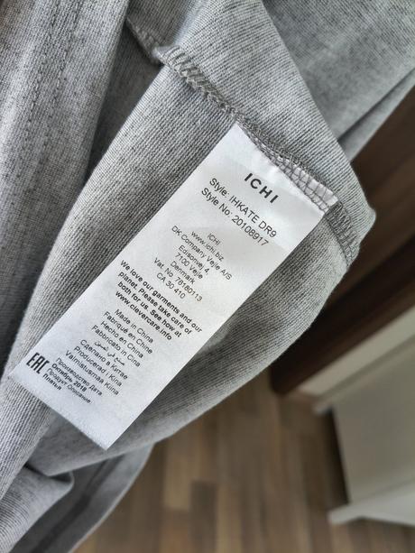 Ichi krásne jednoduché šaty xs-s, xs